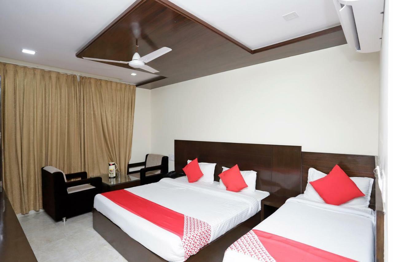 Oyo 39595 Hotel Ray Ban Kankhal Buitenkant foto