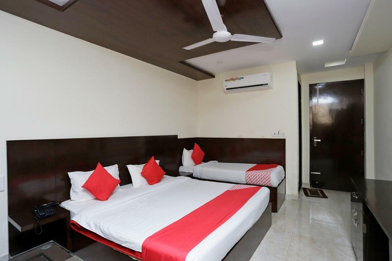 Oyo 39595 Hotel Ray Ban Kankhal Buitenkant foto