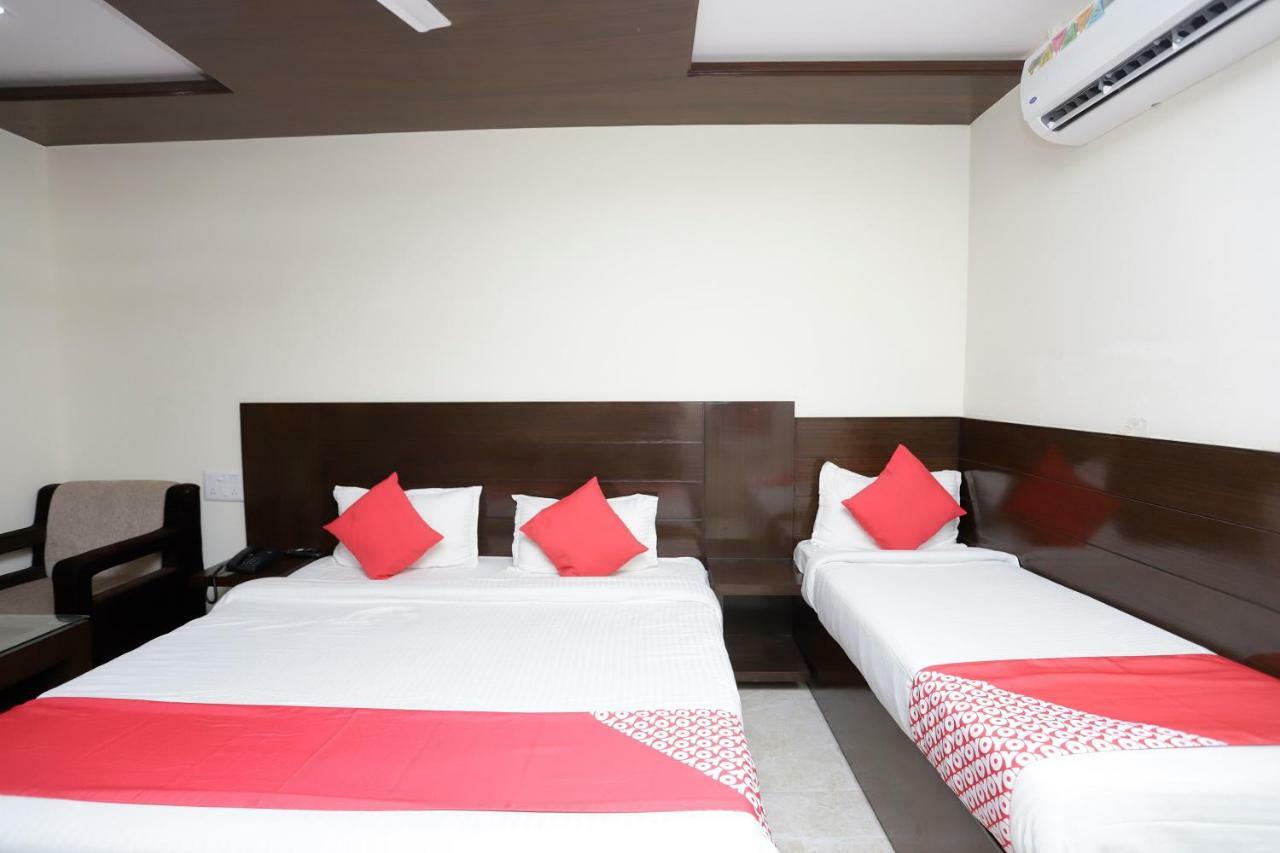 Oyo 39595 Hotel Ray Ban Kankhal Buitenkant foto